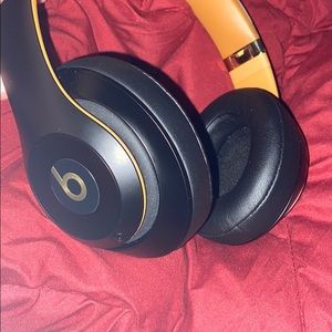 Beats Studio 3 headphones with charger and case